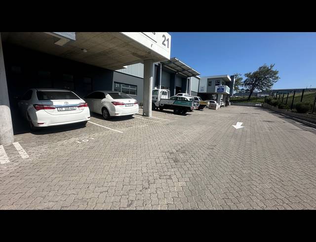 572M² MINI FACTORY TO LET IN STIKLAND INDUSTRIAL
